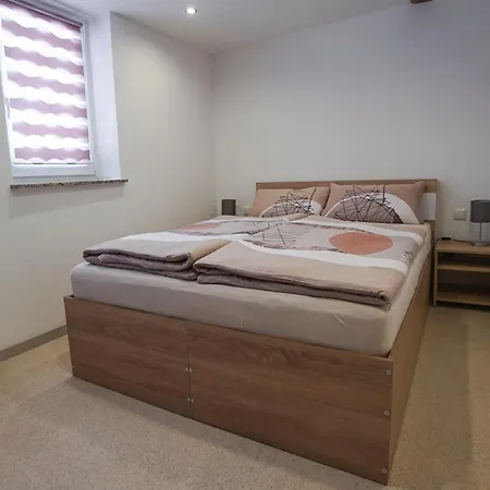 בית נופש Rhoener Heim Kaltennordheim